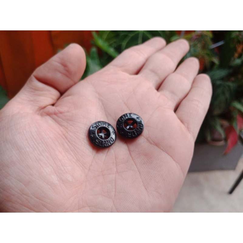 patch dan kancing stone island