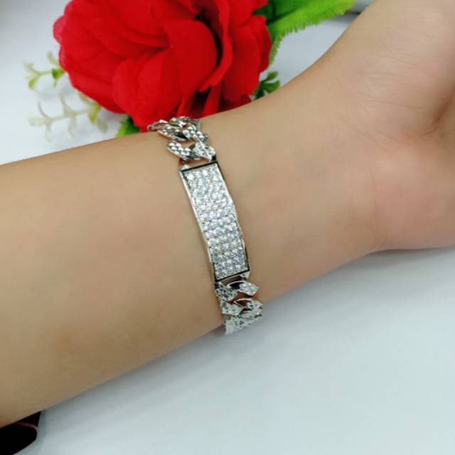 Gelang tangan plat