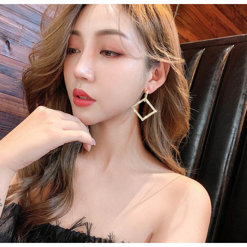 925 jarum perak aksesoris berlebihan Diamond Square anting-anting wanita Korea panjang temperamental