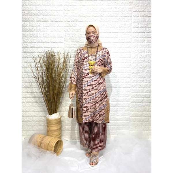 SET CELANA BATIK MALAY GIES 1923