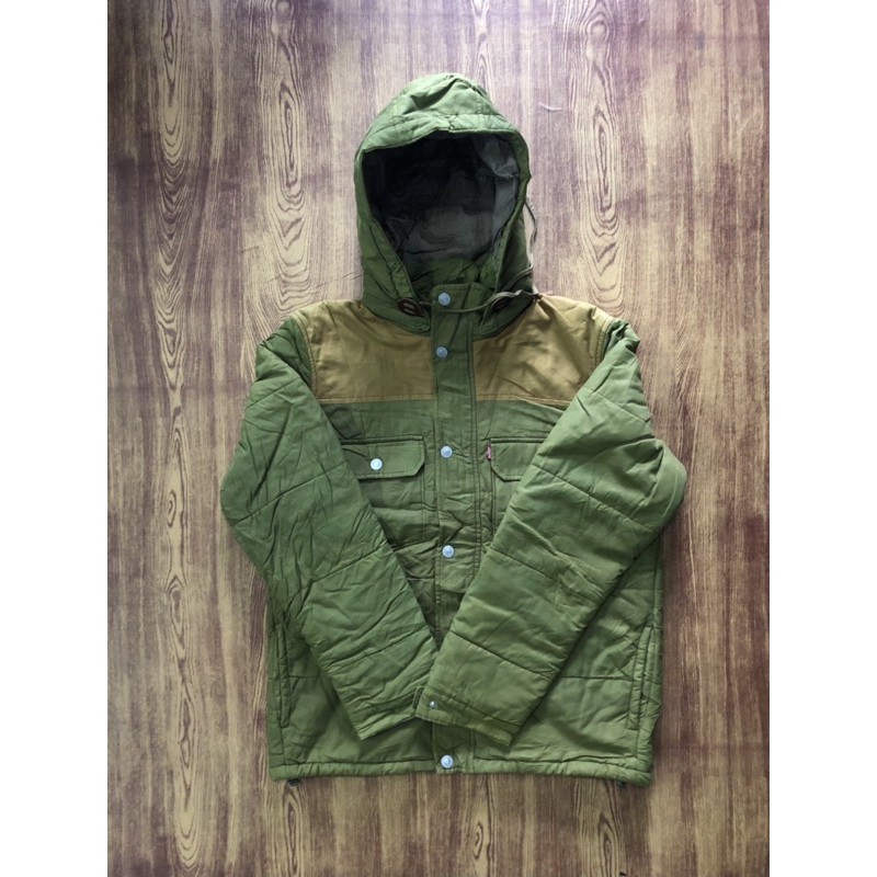 JAKET PARKA LEVIS SECON DAN BEKAS
