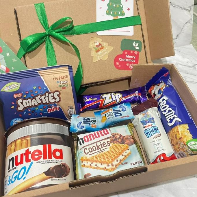 

Sale!!! Hampers Natal Unik Snack Import Coklat Parsel Nutella Go Kinder Hippo - Paling Dicari