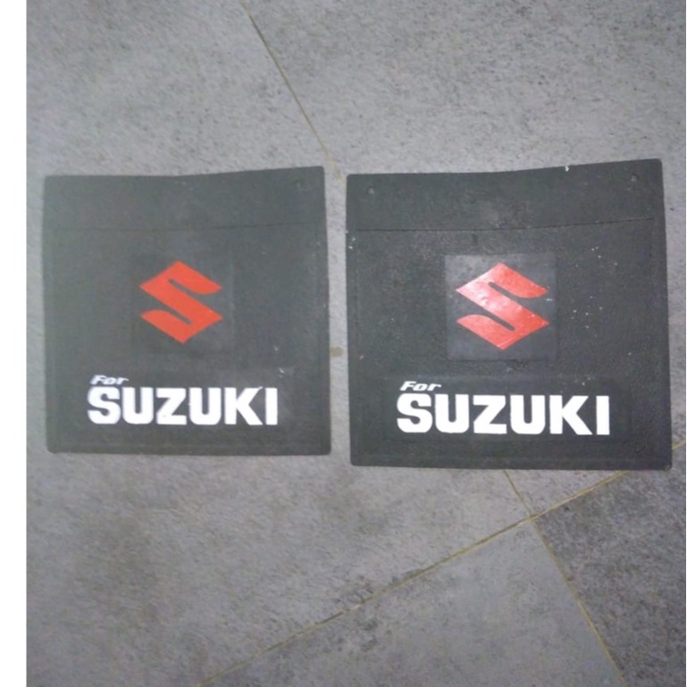 Karpet Lumpur Roda Suzuki tulisan Suzuki posisi Depan sepasang kiri kanan 2Pcs