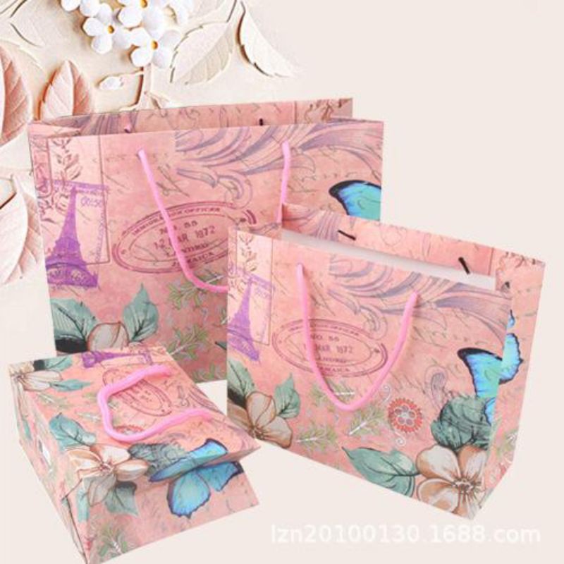 

Paperbag Pembelian kelipatan 10 pcs Paperbag Kado tas Kertas goodie Bag Gift Bag Eiffel ukuran S,M,L
