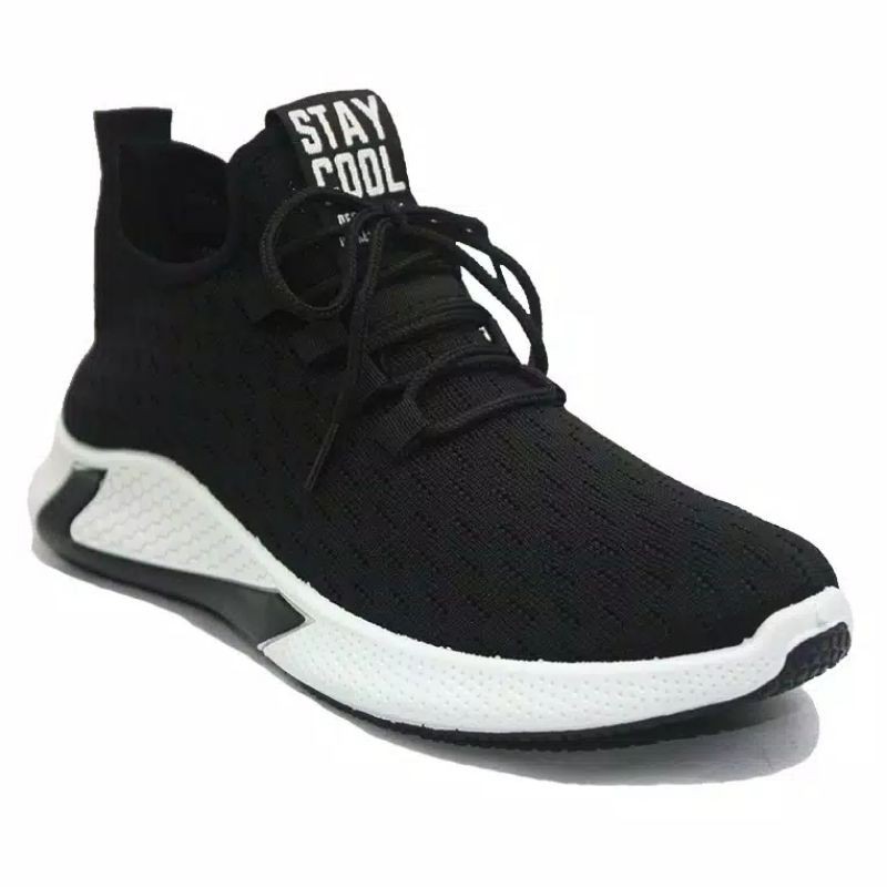 Sepatu sneakers pria Dr. kevin