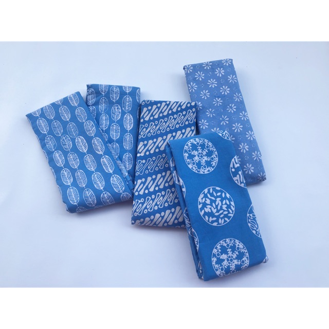 Batik garutan biru muda