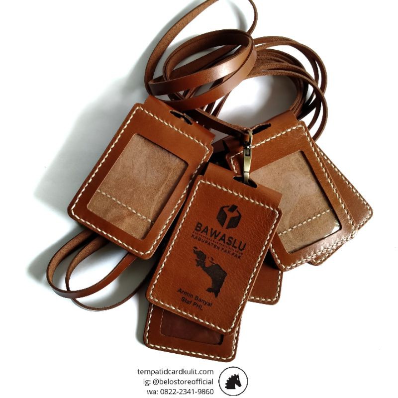 

Tempat ID Card / Name Tag Kulit Magnet