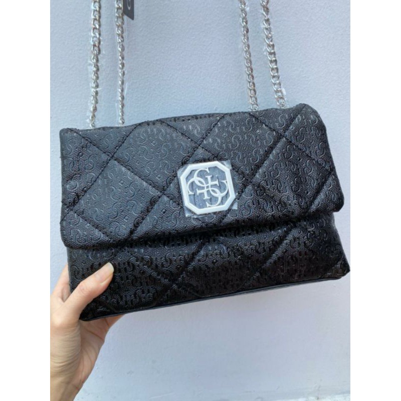 GUESSS Dilla Convertible Crossbody