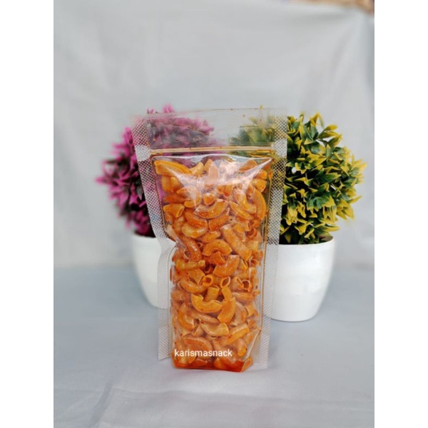

macroni bantet pedas
