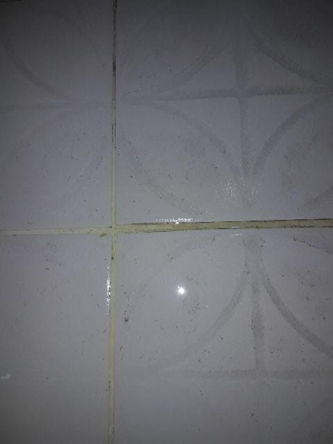 Napoclean Merah Pembersih Keramik