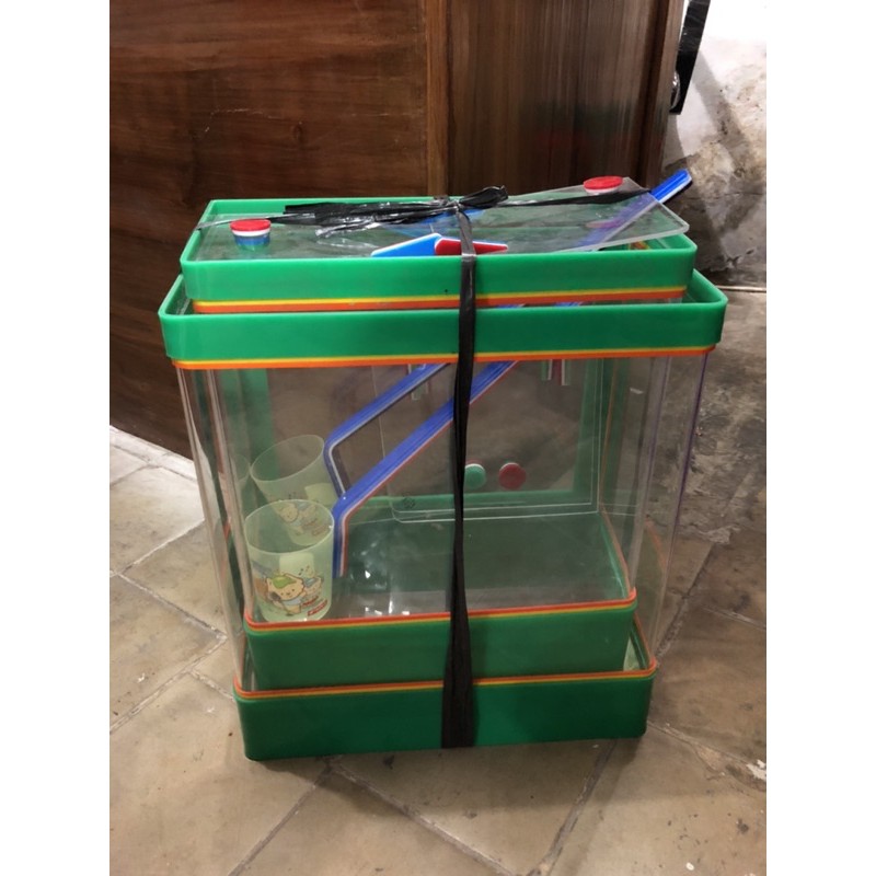 Tempat es buas box es buah mika bening