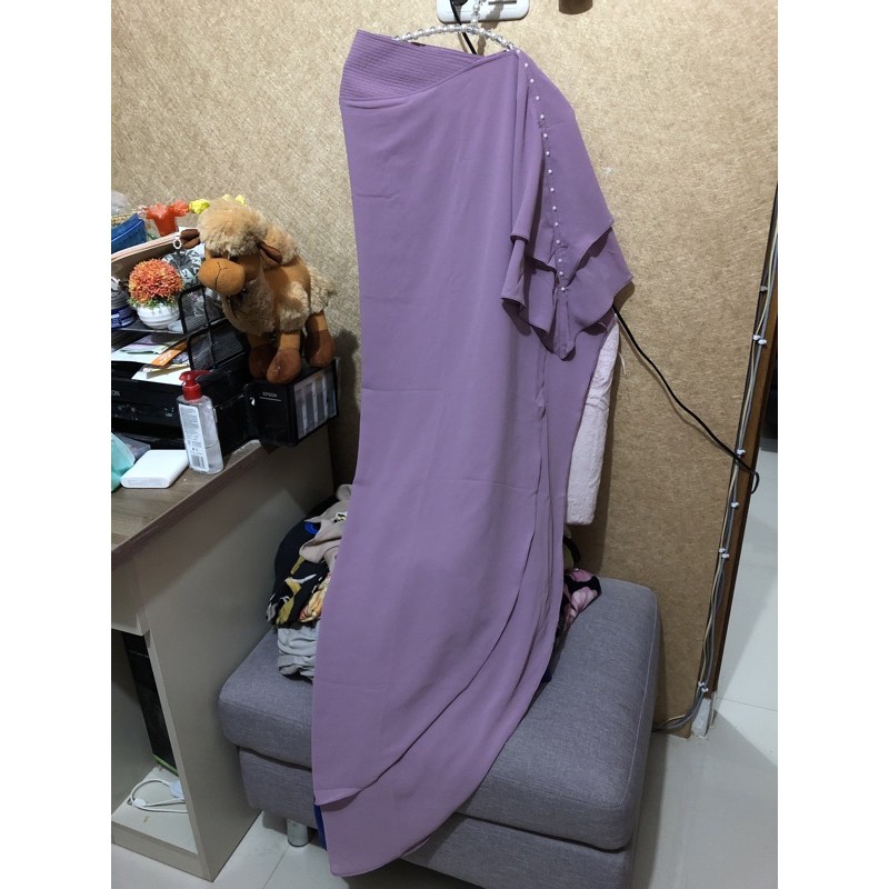Preloved Dusty Ungu Pet Soft Khimar Syari Polos Mutiara Hijab Layer Tingkat Ceruty Umrah Rampel COD