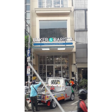 

BAKER BARISTA HURUF TIMBUL NEON BOX REKLAME