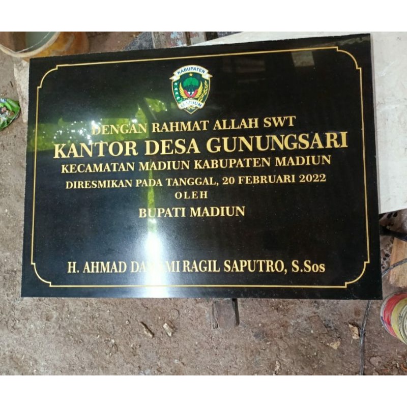 Prasasti Batu Granit Hitam