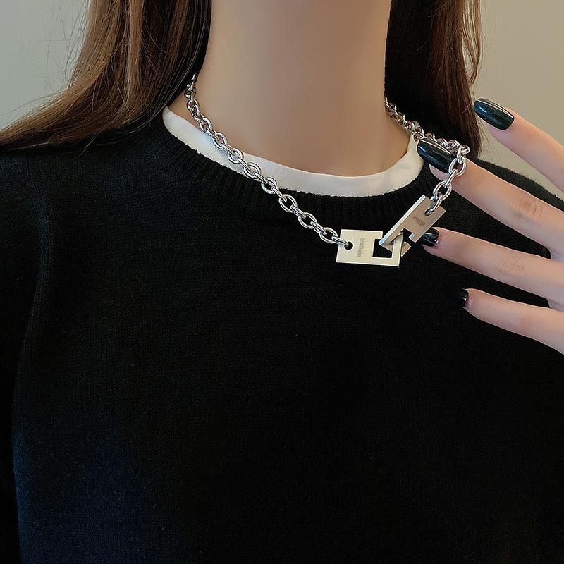 In special interest desain minimalis gaya gelap kalung trendi 2021 Eropa dan Amerika keren blogger g