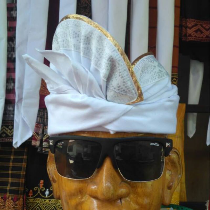 udeng putih tepi songket lis kuning