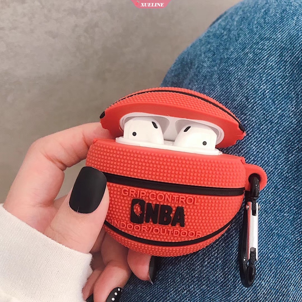 Casing Soft Case Silikon Motif Bola Basket / Sepak Untuk AirPods 1 / 2