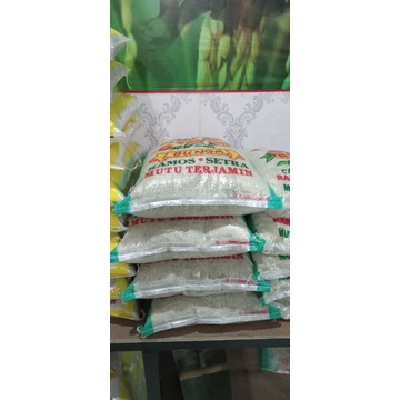 

Beras Ramos super khas Karawang isi 5 kg