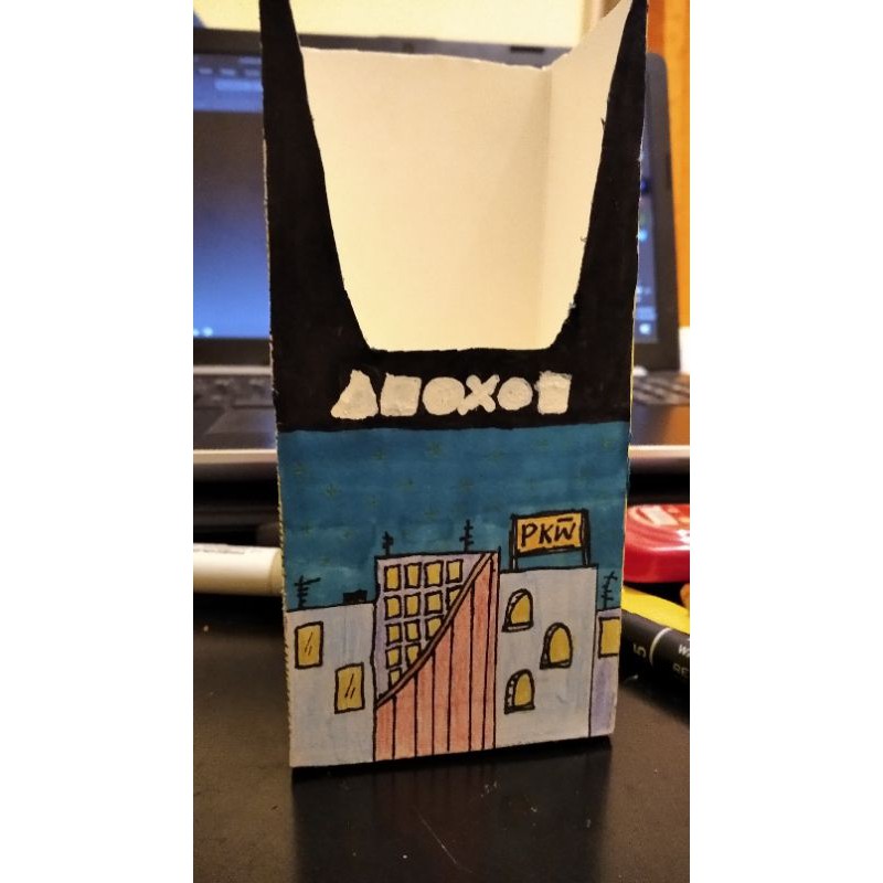 

Tempat Pensil dari Kardus Bekas