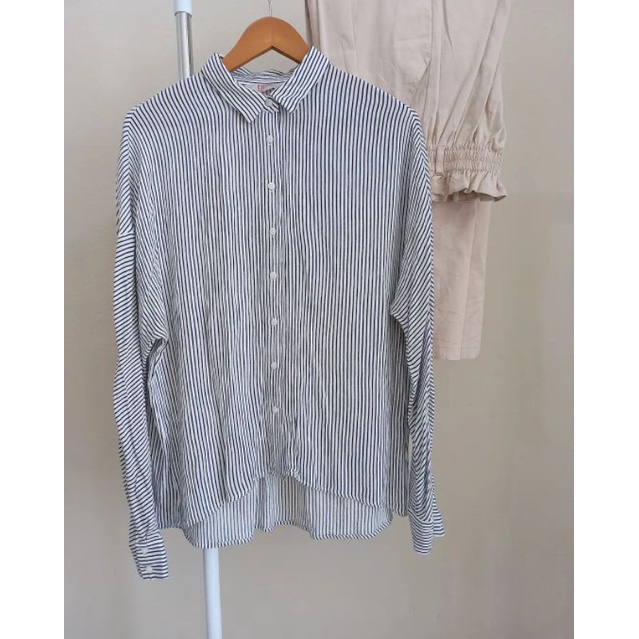 ATASAN KEMEJA STRIPPED OVERSIZE SHIRT  BY 8 SECONDS