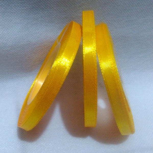 

Pita satin Ukuran 1/ 4 inch Per Roll