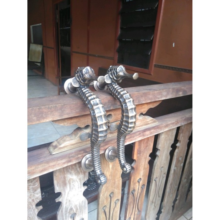 Handle Pintu Kuningan Kuda Laut brass
