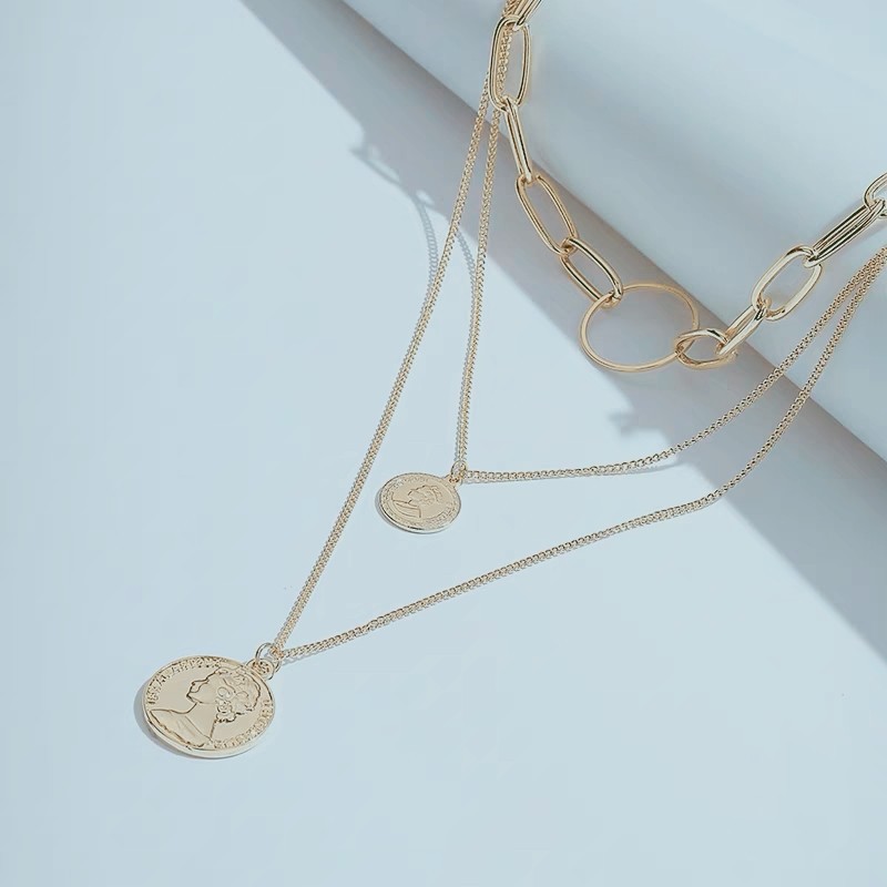 Kalung Rantai Choker Model Double Layer Aksen Koin Warna Emas Gaya Vintage Untuk Wanita