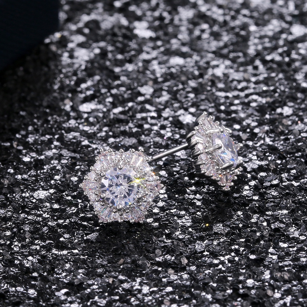 Anting Kristal Zircon Putih Gaya Retro