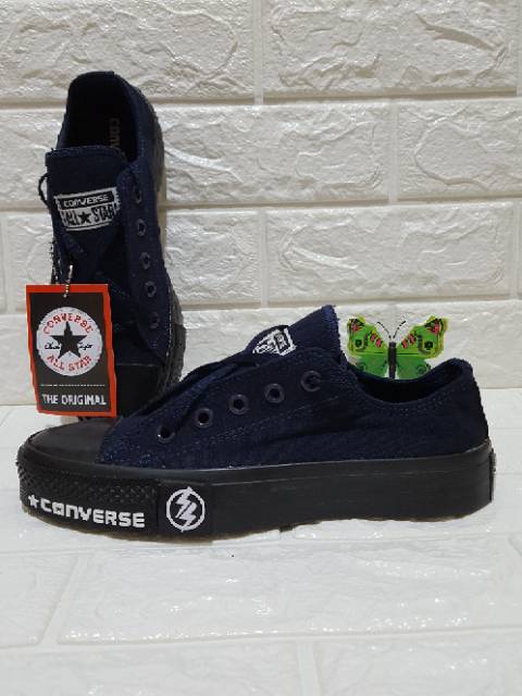 SEPATU CONVERSE UNDEFEATED motiv new MADE IN VIETNAM