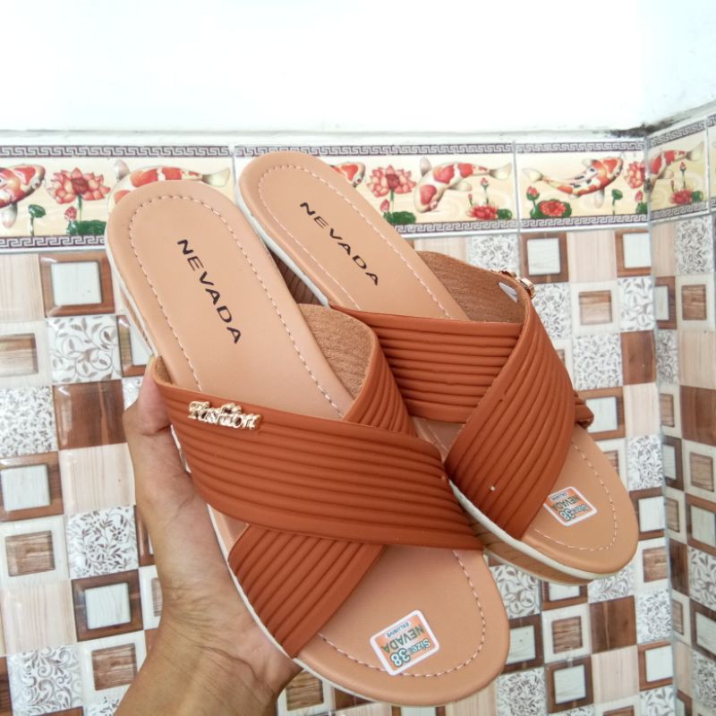 SANDAL WANITA  WEDGES  NVADA SILANG