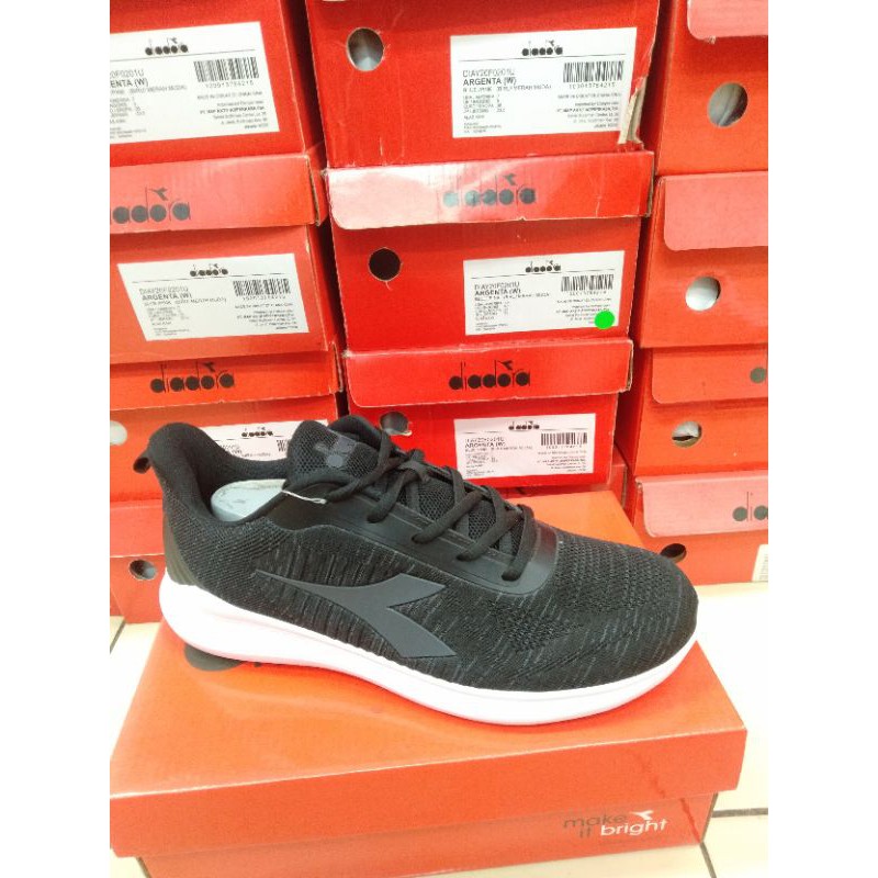 Sepatu Diadora Running Pria Diskon