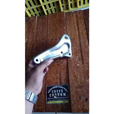 breket knalpot honda c70 dudukan knalpot c70 tahanan knalpot c70