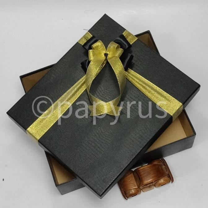 

[COD] PAPYRUS 30x35 tinggi 10cm Kotak Kado Gift Box Hadiah [COD]