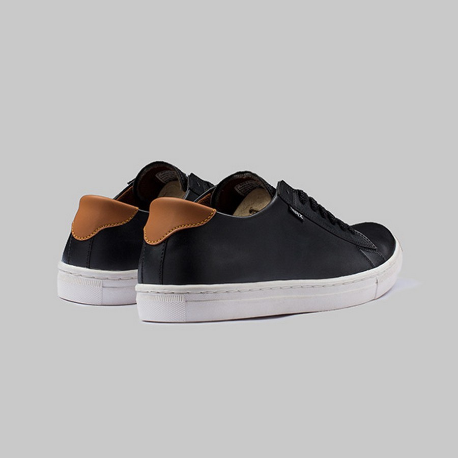 Sepatu Sneakers Pria Cowok Putih Casual DEDRICK NAZ Amron Store