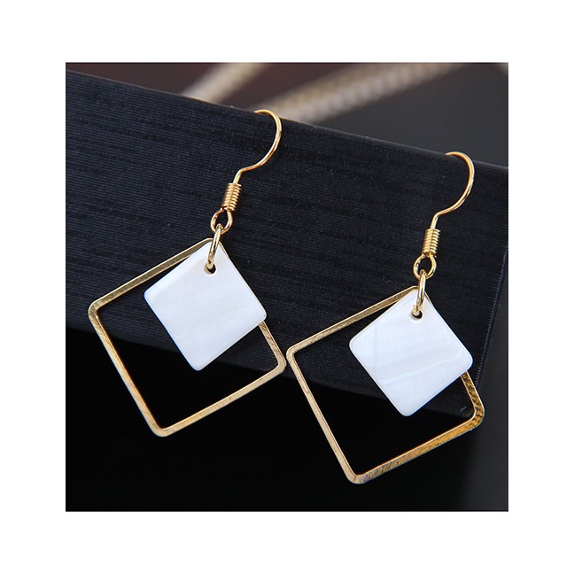 LRC Anting Gantung Fashion Gold Shell Geometric Shape Square Earrings A58905