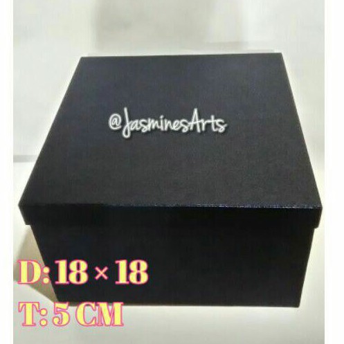 

Gift Box Kotak Kado / Kotak Kado 18cmx18cm T 5cm