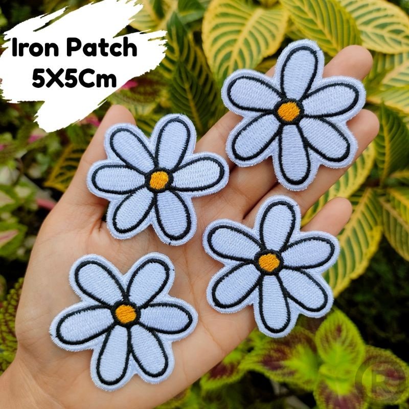 ( Tinggal Setrika ) Patch Iron Full Bordir White Flower Emblem Bordir Bunga Putih Patch Iron Premium