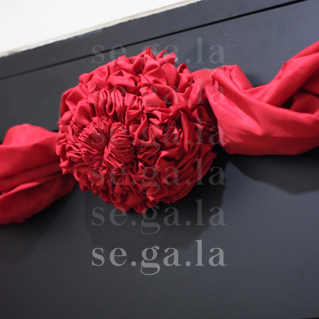 Kain Merah / Sangjit / Wedding / Pintu Nikah . 1 bunga . bahan 8 meter