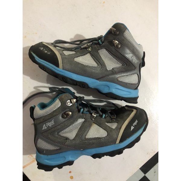 SEPATU GUNUNG REI SECOND