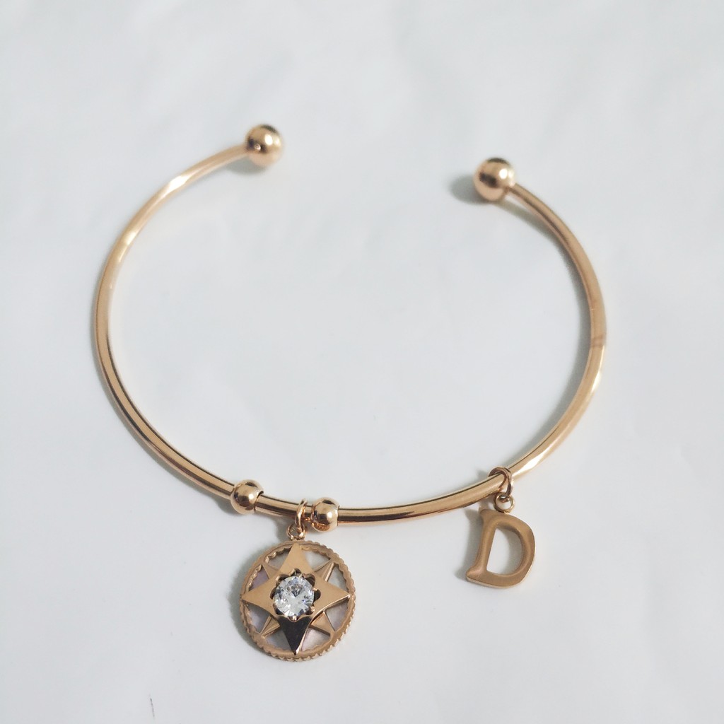 GELANG WANITA MODEL PERMATA PUTIH LIONTIN HURUF D TITANIUM PREMIUM ANTI KARAT GELANG WANITA G16