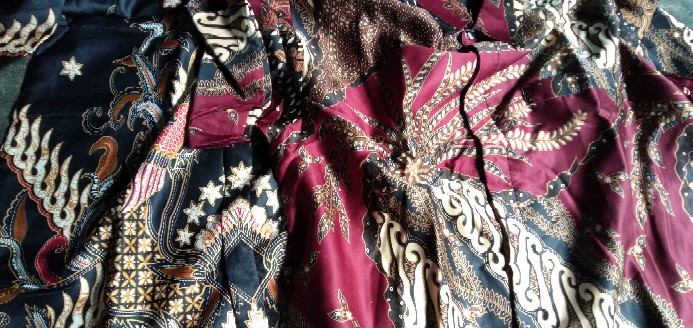 Kemeja Batik Semi Sutra Silky Premium Super Berfuring Batik Pekalongan Halus M L Xl Xxl Adem 0542988