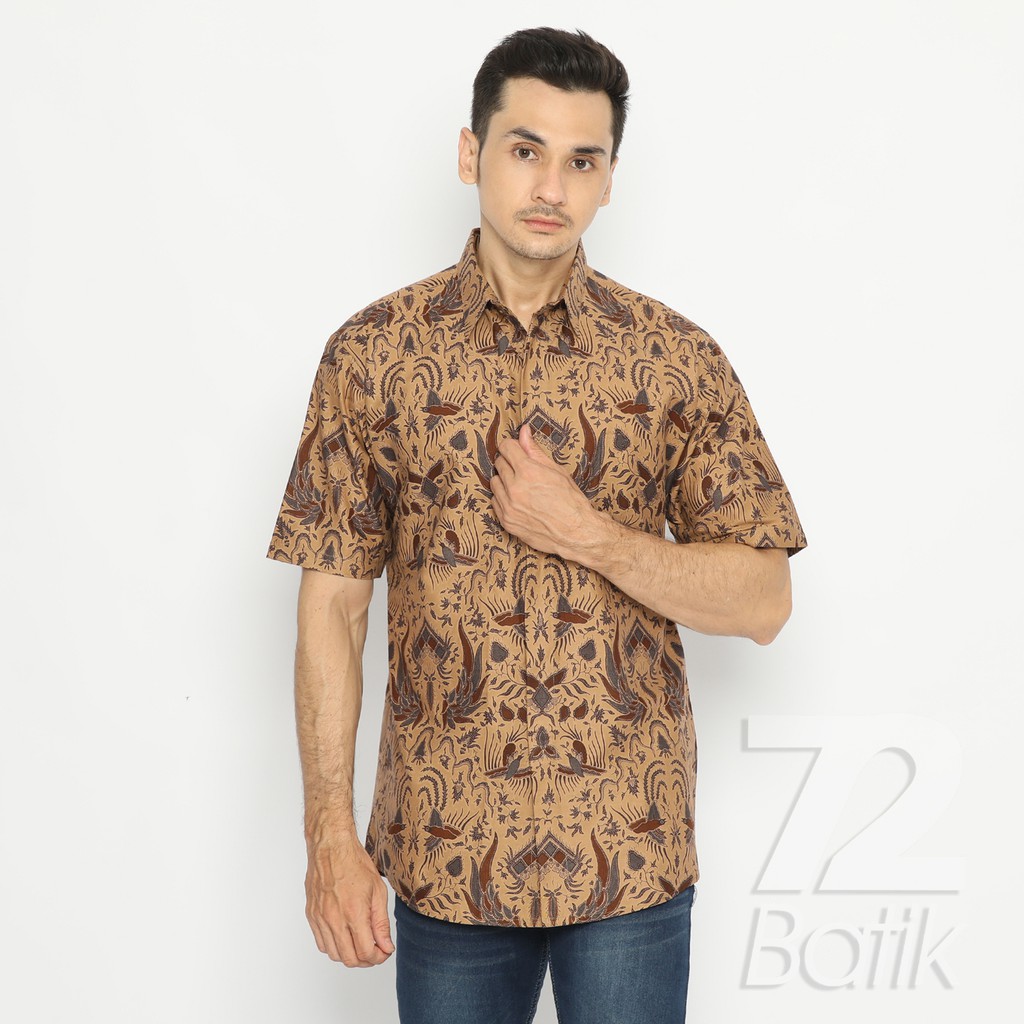 KEMEJA BATIK PRIA Lengan Pendek Slimfit Slim Fit Premium Warna Coklat Cokelat Choklat 726885 Cap 72 - Baju Kemeja Atasan Pakaian Setelan Batik Pria Cowok Laki Laki Remaja Keluarga Kantor Lengan Pendek Modern Slimfit Slim Fit Premium Kekinian