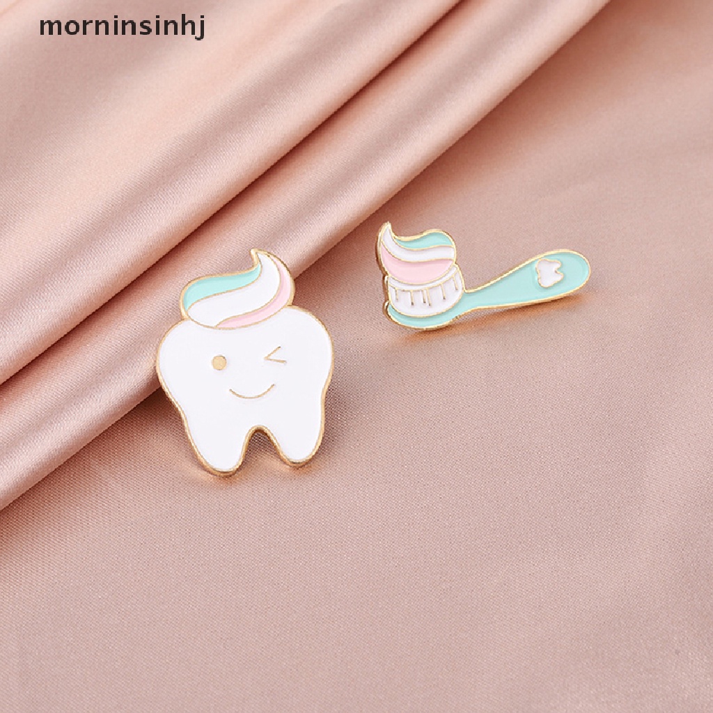 Mor Bros Pin Enamel Bentuk Kartun Gigi Untuk Aksesoris Fashion