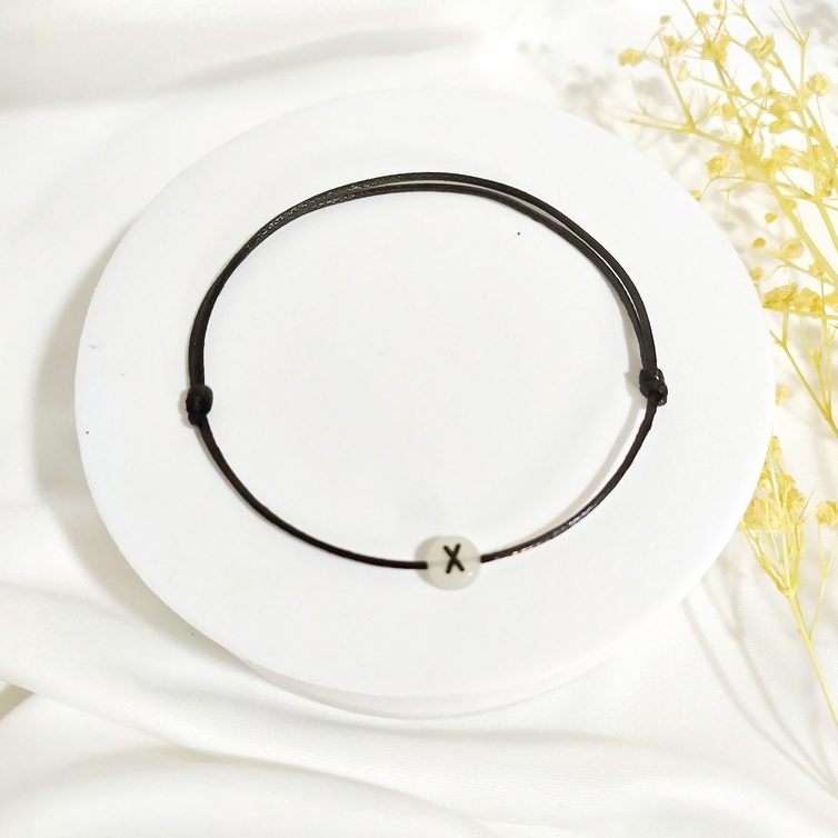 gelang glow in the dark inisial huruf bisa nyala wanita pria tali hitam korea waterproof-X
