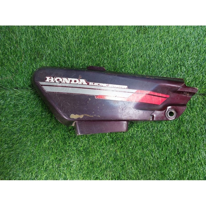 tepong cover tutup aki honda astrea grand merah maroon kanan original