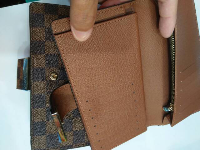 dompet lv 61217