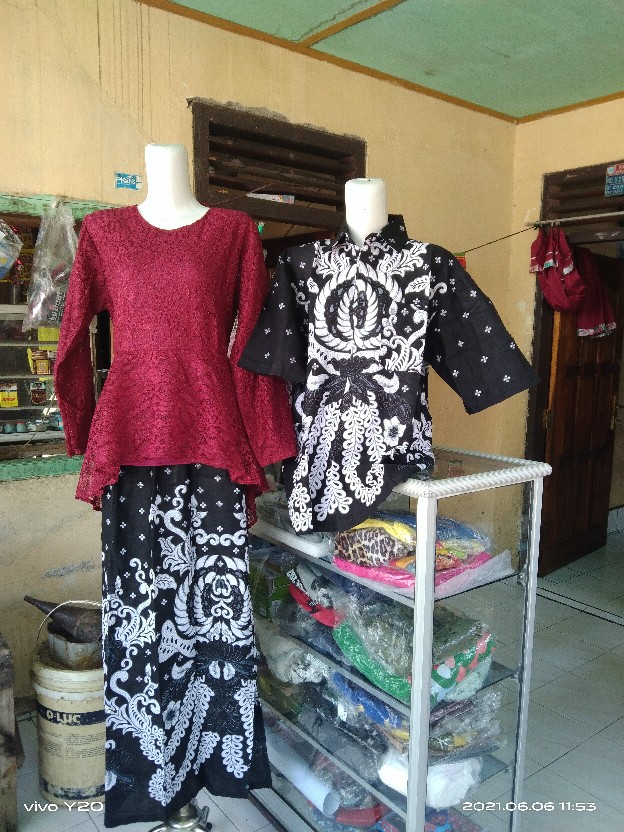 Couple Batik Saskia Brokat Pinguin Barina Gurita