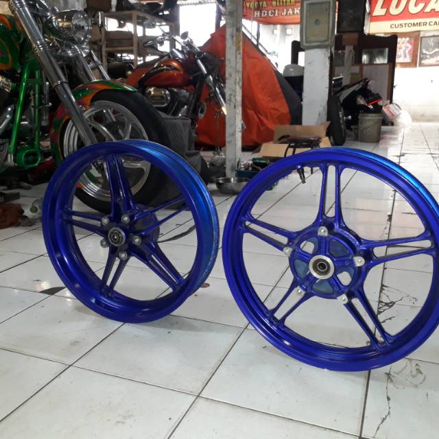 Velg r15 v2