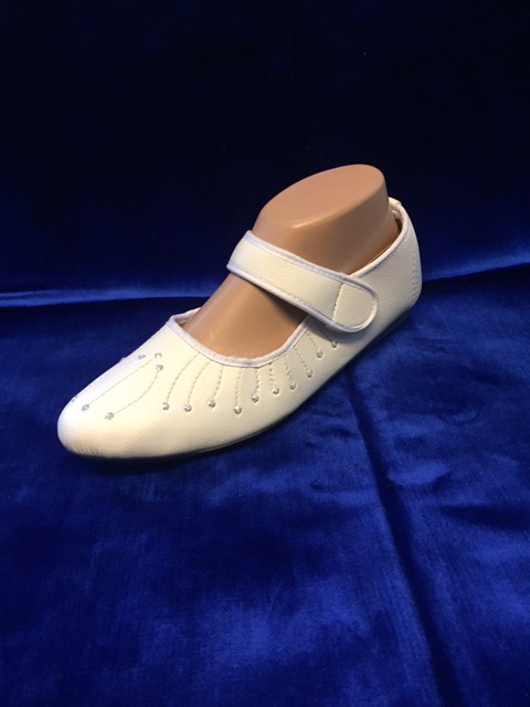 Sepatu haji cewek cantik/sepatuputih/sepatuteplek/sepatuperawat