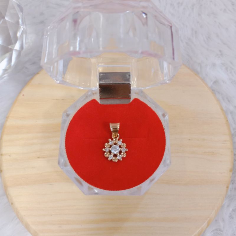 Liontin bunga mata-mata, emas kadar 375(8k)